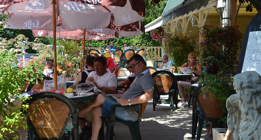 Terrasse du Café Restaurant L'Oregon à GAP